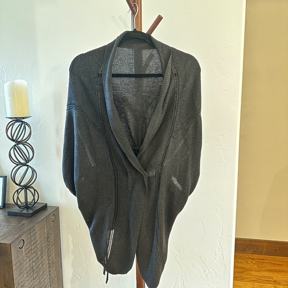Lululemon Breeze Easy Wrap in Heathered Black (Size 4) - Picture 8 of 10
